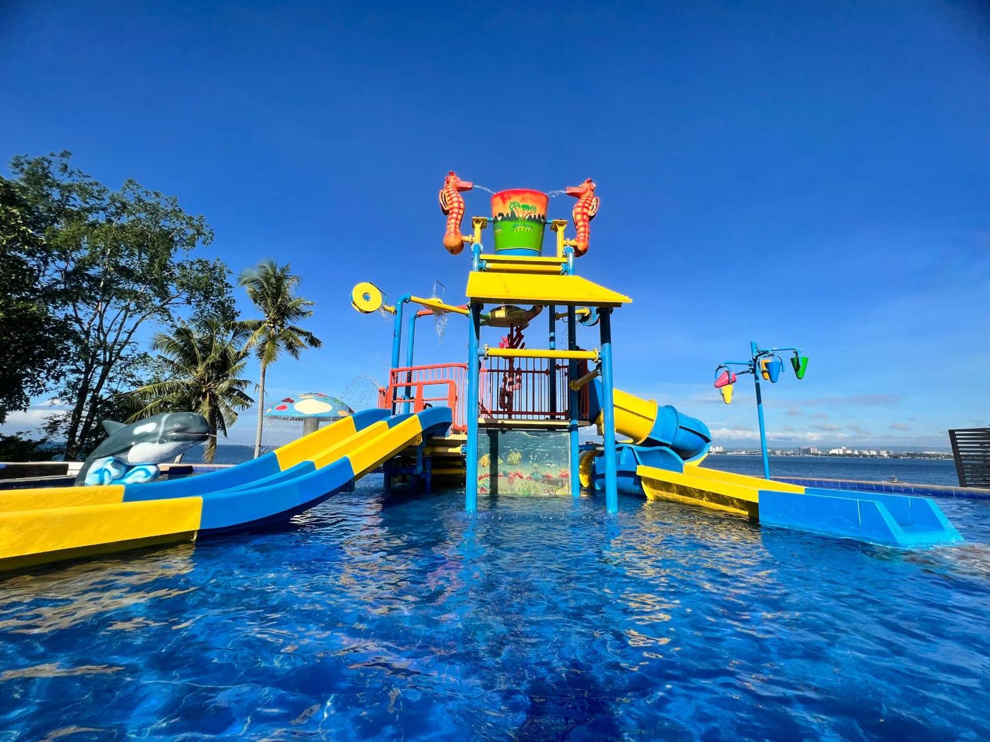 Crusoe Cabins Costa Azalea Samal Exterior foto