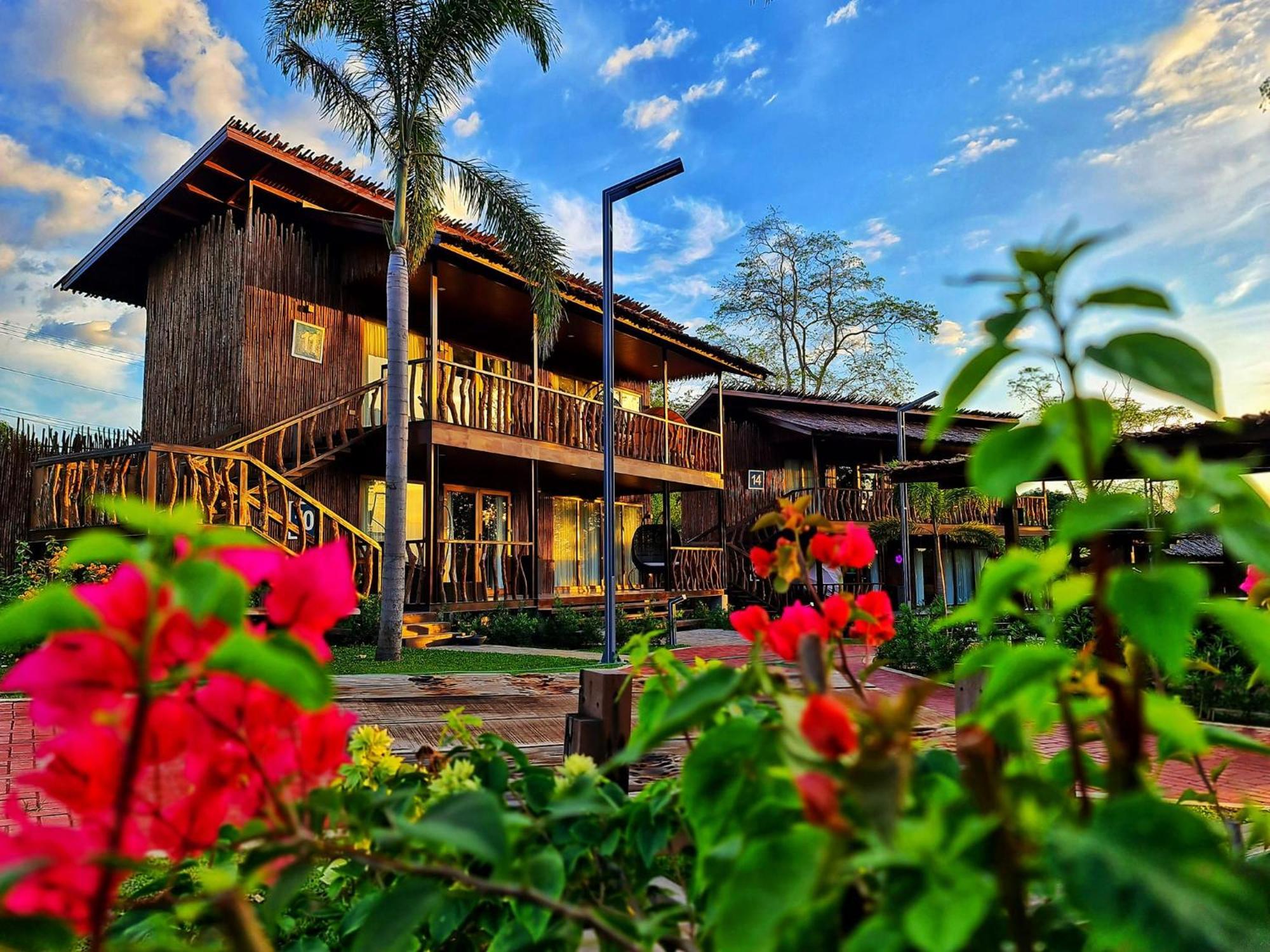 Crusoe Cabins Costa Azalea Samal Exterior foto